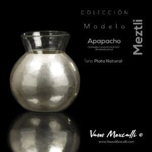 Vasos Mexcalli©️; Meztli, modelo “Apapacho”, tono plata natural