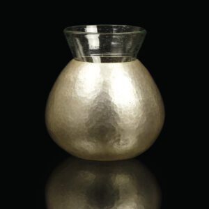 Vasos Mexcalli©️; Achi, modelo “Apapacho”, tono estaño